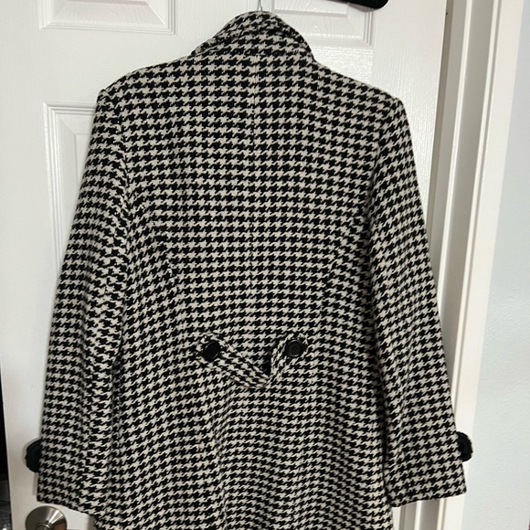 Jennifer Lopez coat, - Picture 2 of 5